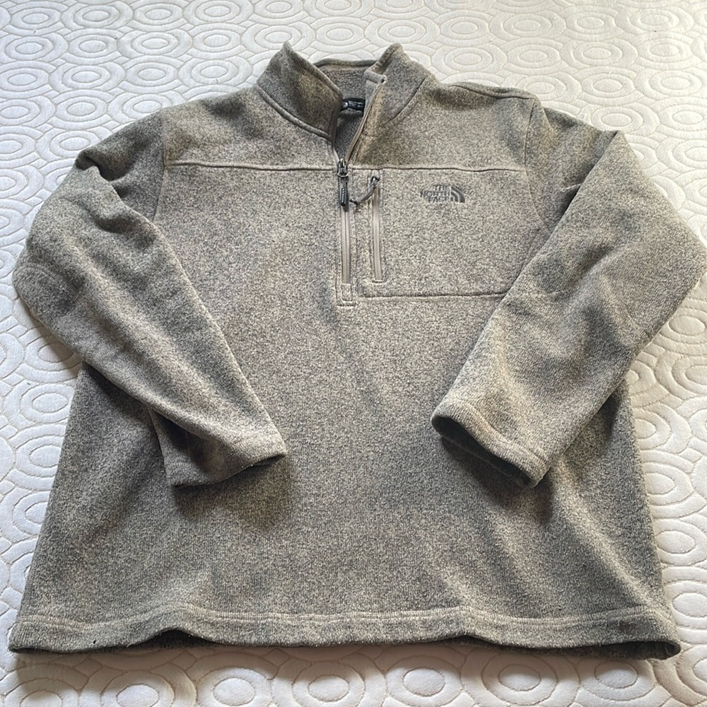 The North Face Half Zip Pull Over Men’s XL